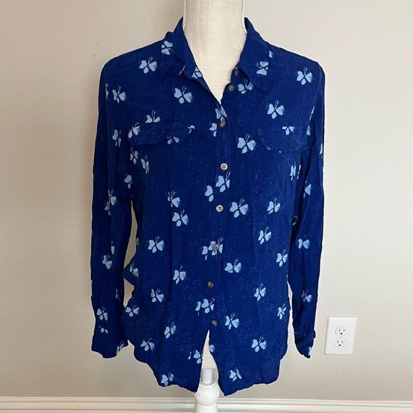 Two by Vince Camuto Button Down Top with Butterfly Design Size Medium - Picture 1 of 4